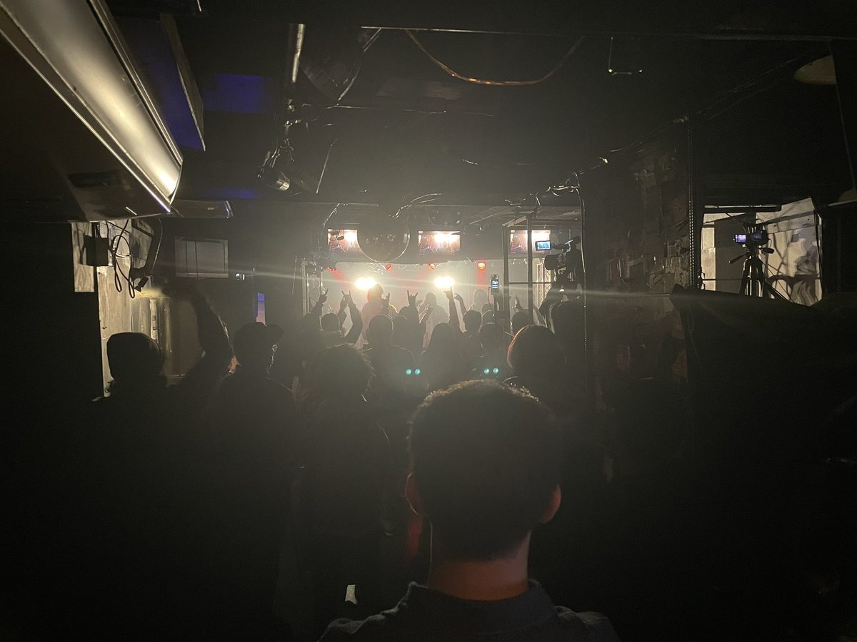 TIGHT ROPEのホールとステージ